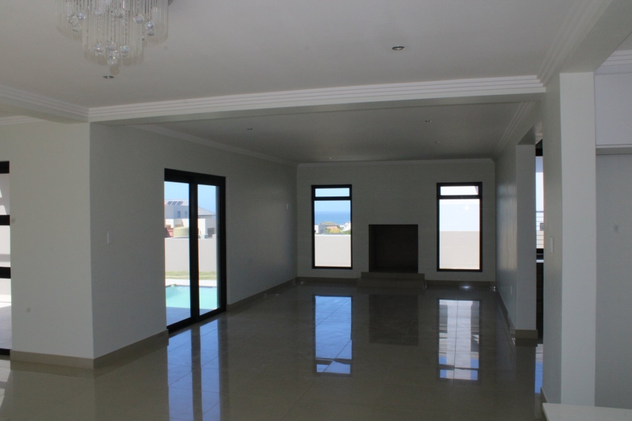 4 Bedroom Property for Sale in Kidds Beach Eastern Cape